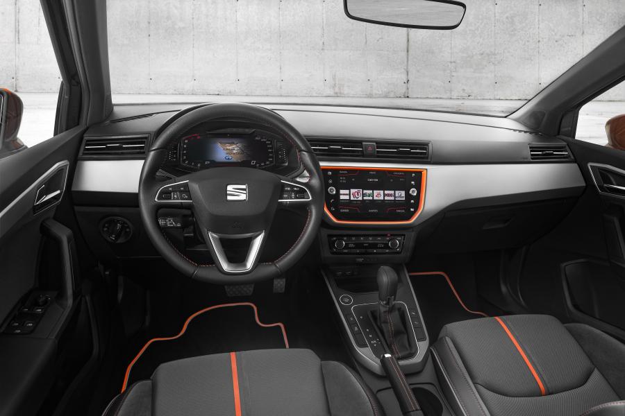 Торпедо Seat Arona Xcellence Beats 2018 года  (WW) (фото 16 из 23)